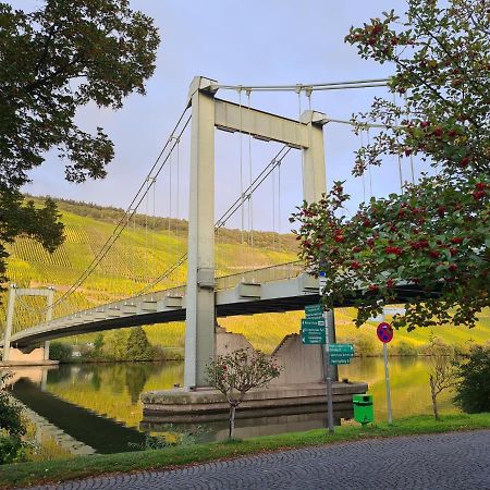 Sonnenufer Apartment & Moselwein II แบร์นคาสเทล-คืสท์ ภายนอก รูปภาพ