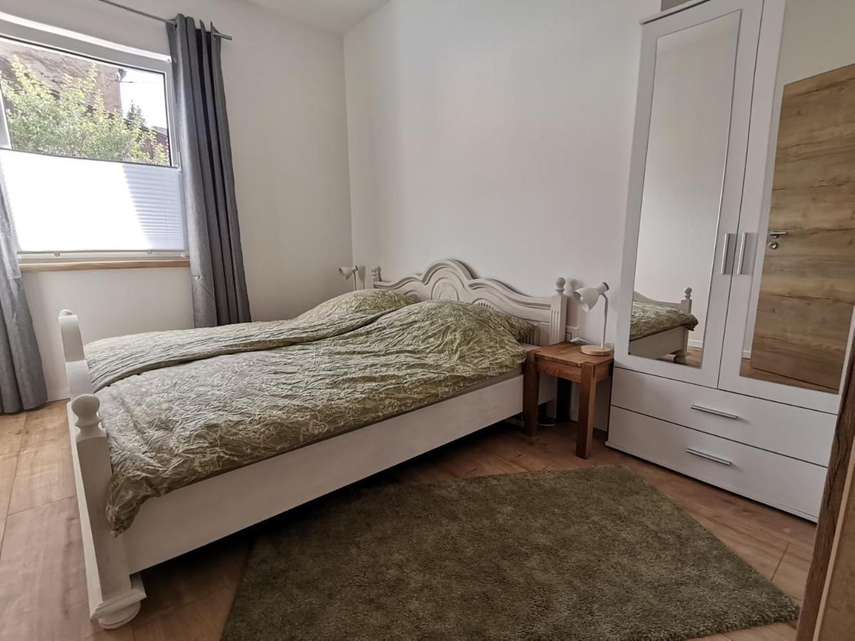 Sonnenufer Apartment & Moselwein II แบร์นคาสเทล-คืสท์ ภายนอก รูปภาพ